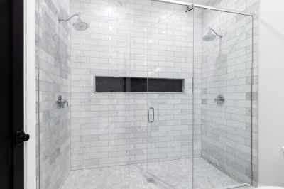 Double Shower Heads in Spacious Walk-in